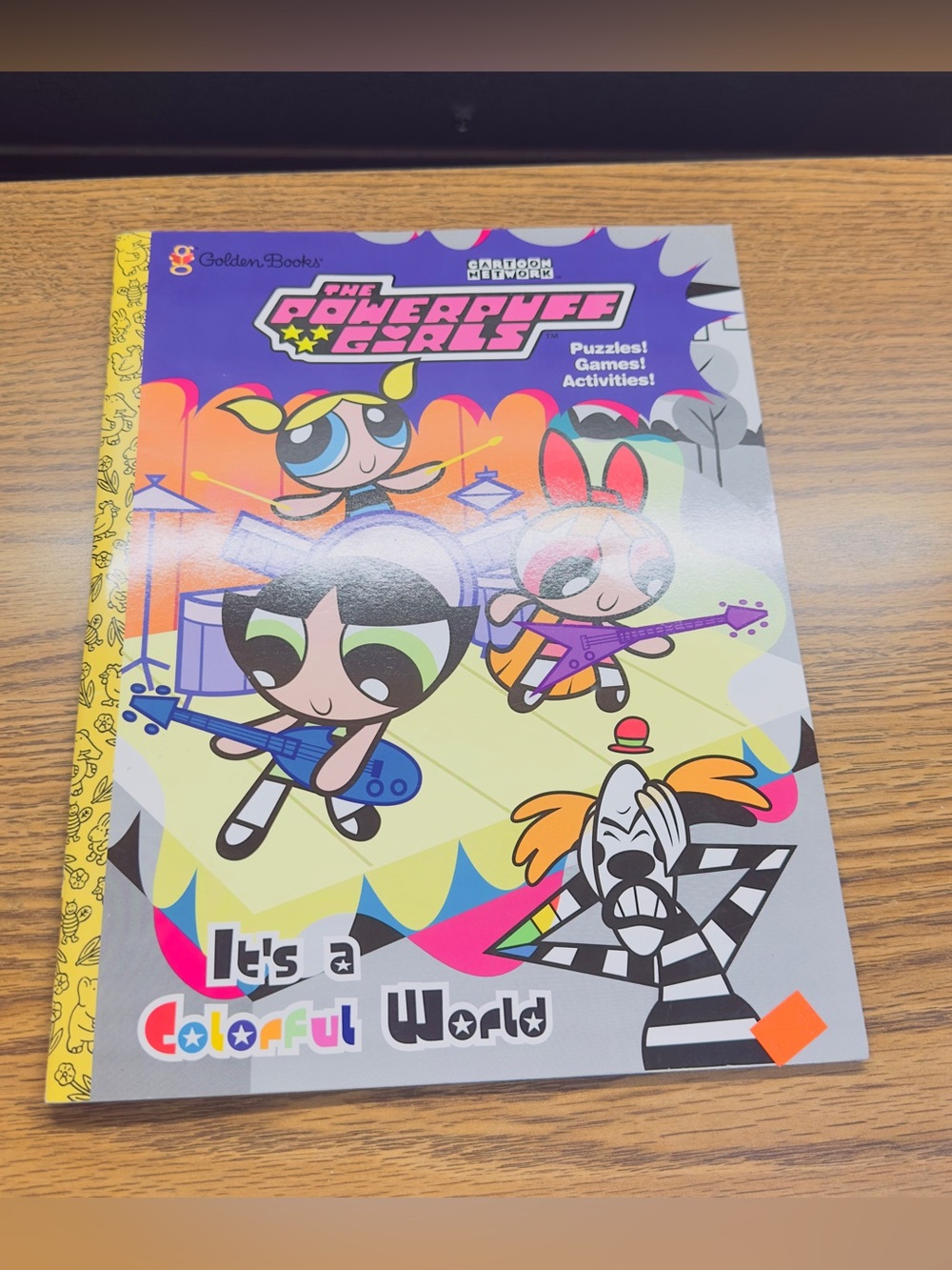 New 2000 Golden Books PowerPuff Girls It's A Colorful World Puzzles Games Book